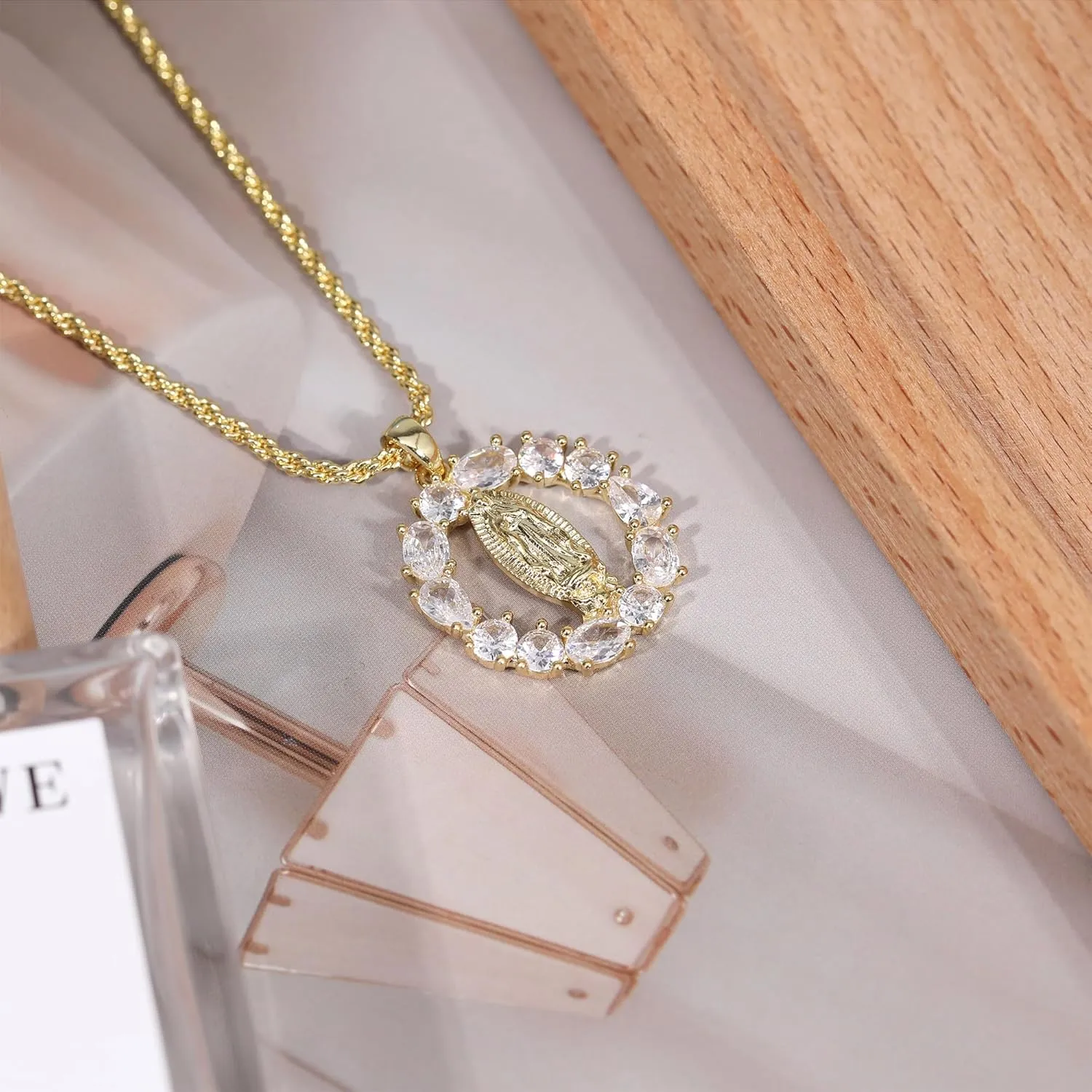 18k Gold Plated Virgin Mary Pendant Necklace for Women Catholic Religious Christian Jewelry for Her
