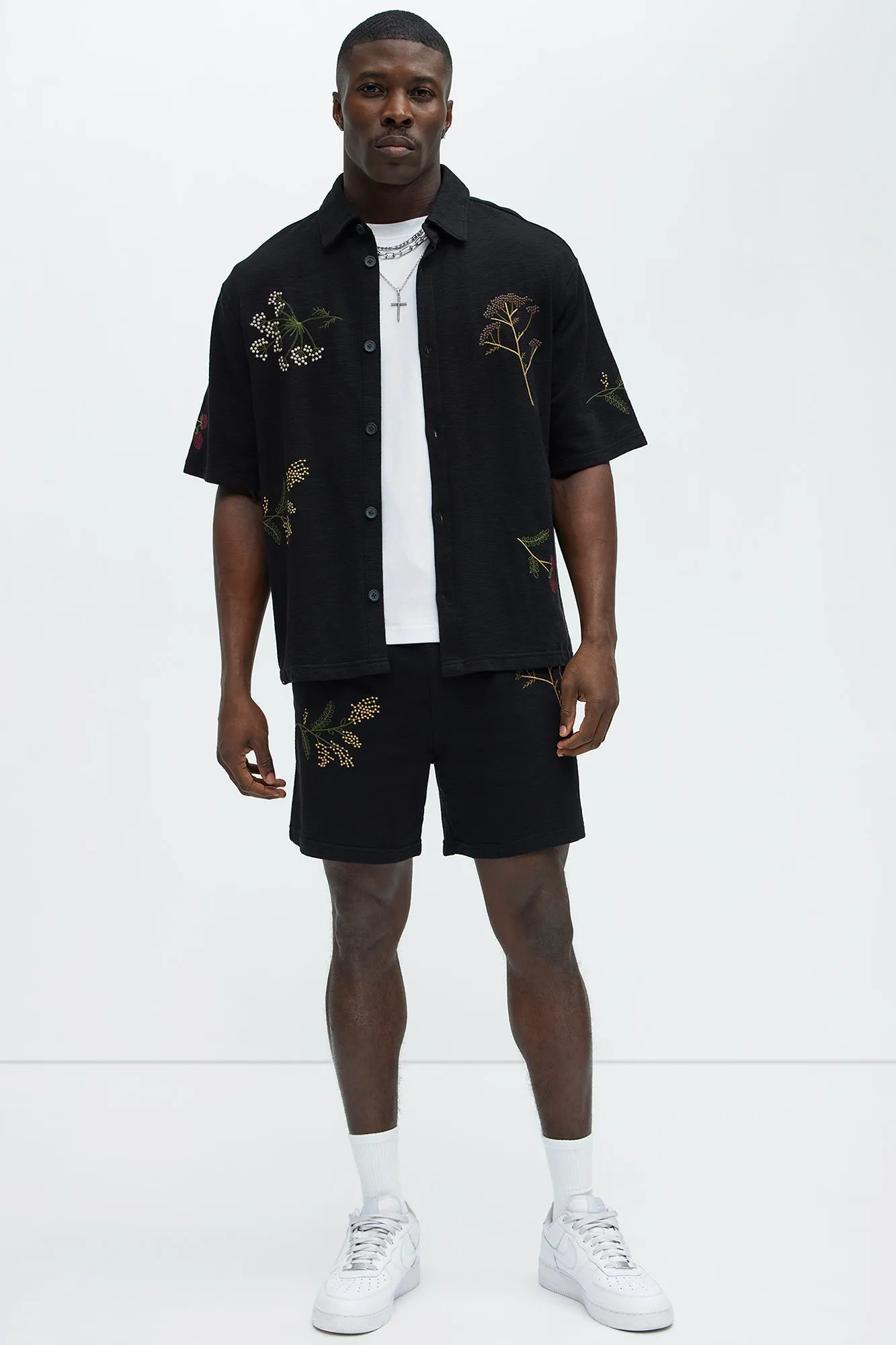 Berries And Bloom Embroidered Shirt - Black