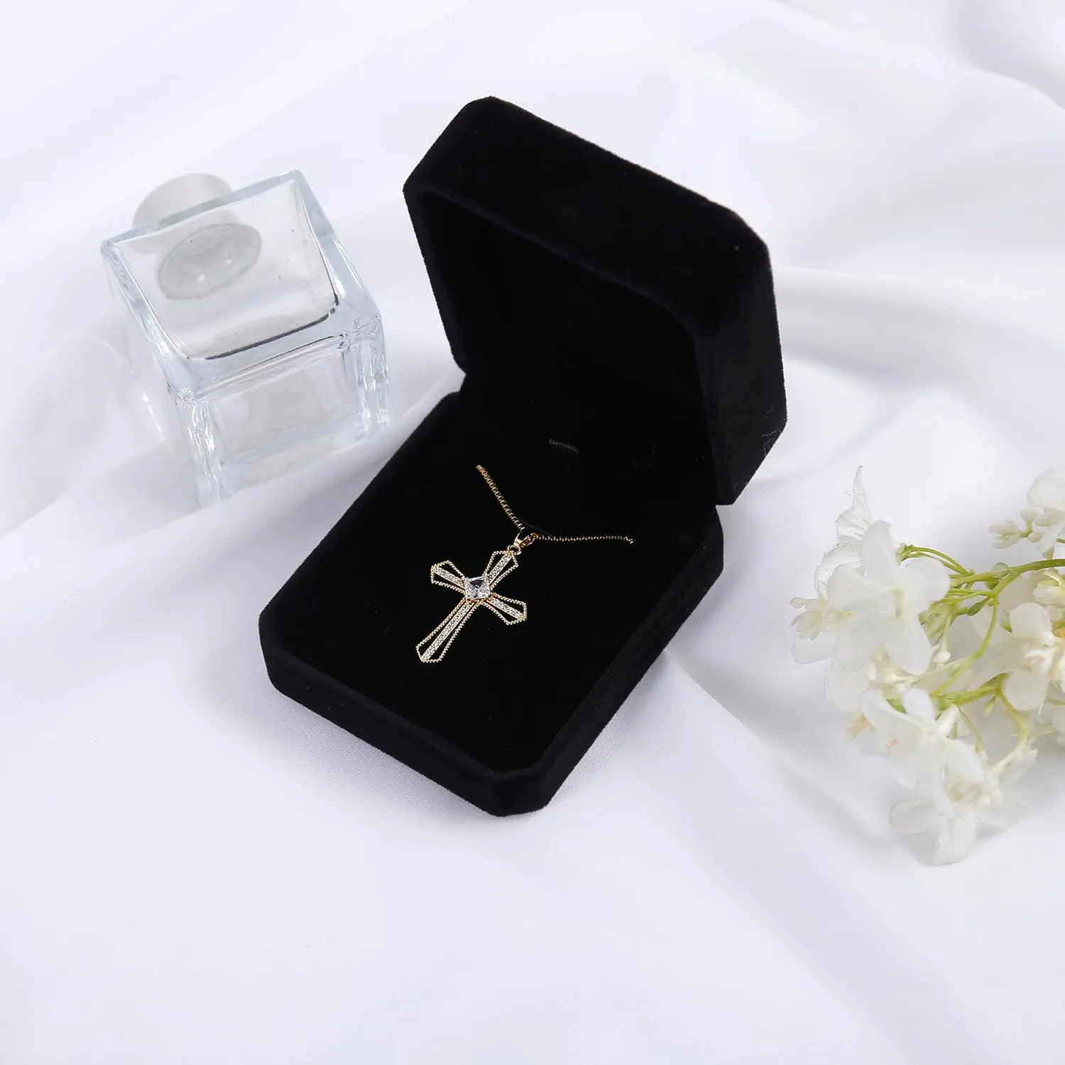 BIFACE Cross Necklaces for Women Jewelry Necklaces for Teen Girls Women 16K Gold Plated Cross Pendant Choker Necklace Valentine's Day Jewelry Gifts for Women Girls Christmas gifts for women