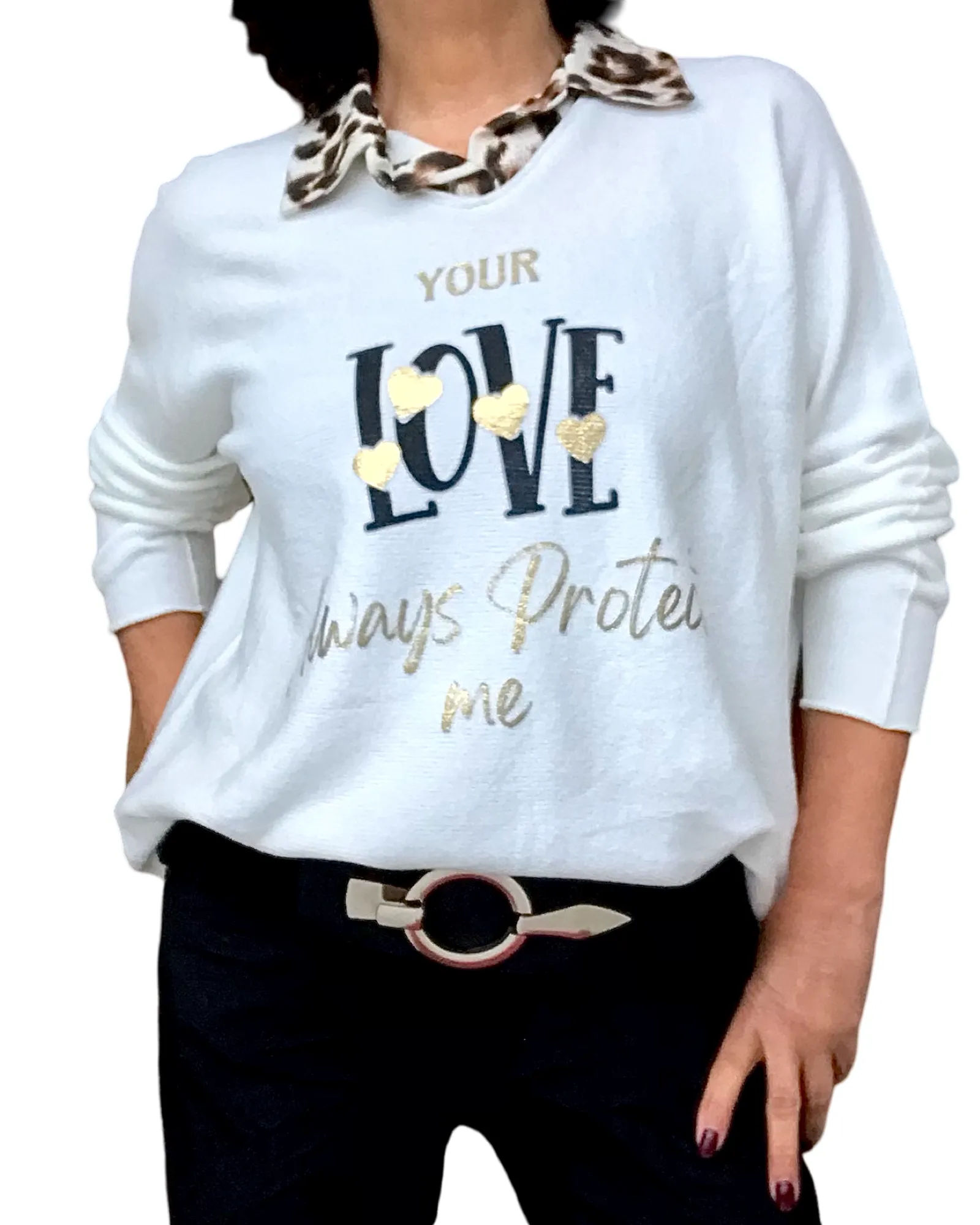 Chandail crème « love » avec un collet léopard
