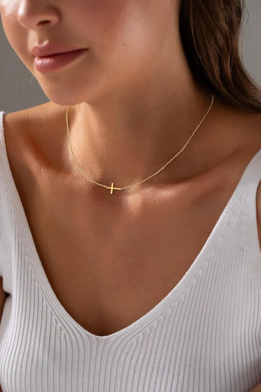 Cross Necklace for Women,Double Cross Necklace 14K Gold Plated Cross Pendant Necklace Dainty Gold Cross Necklaces for Women Trendy Small Cross Charm Necklace Simple Cute Choker Necklaces Gold Jewery