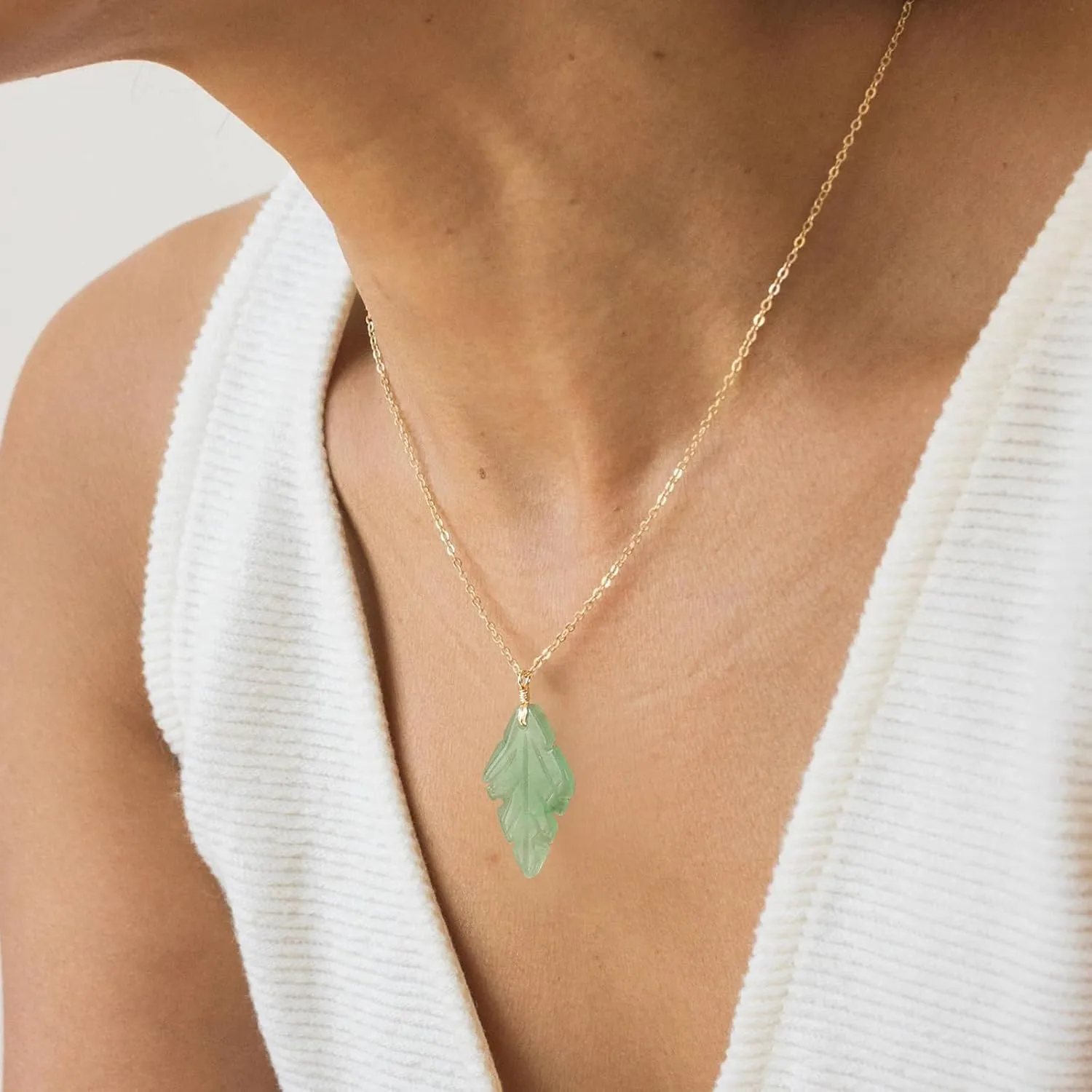 DAUMIER Green Jade Pendant Leaf Drop Necklace for Women Girls Lucky Jewelry Gold