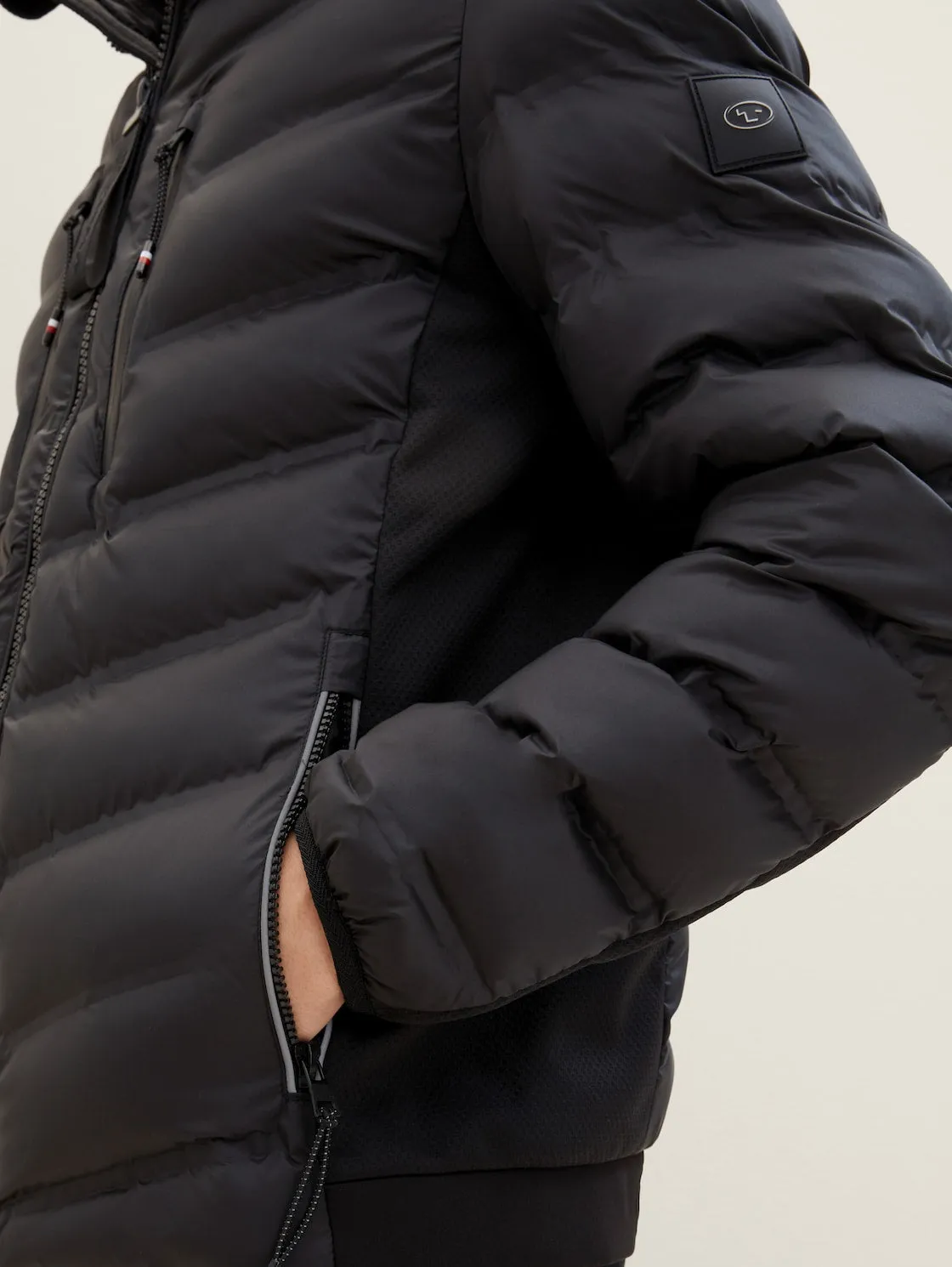 DECORATIVE HYBRID JACKET