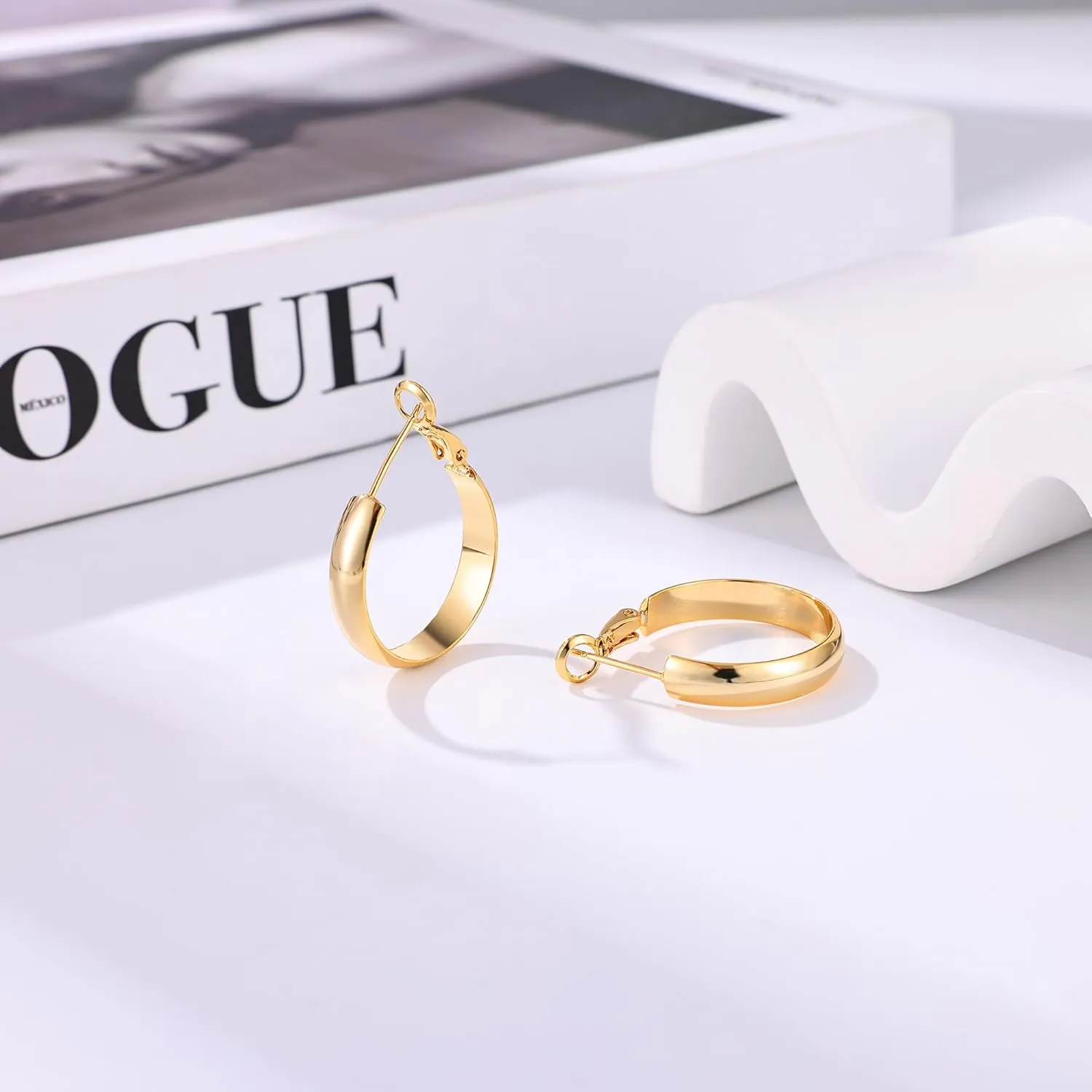 Gacimy Gold Hoop Earrings for Women, 14k Real Gold Plated with 925 Sterling Silver Post, Hypoallergenic Lightweight Thick Hoops Earrings for Women Trendy