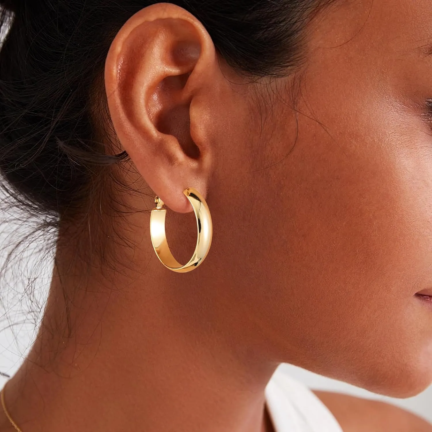 Gacimy Gold Hoop Earrings for Women, 14k Real Gold Plated with 925 Sterling Silver Post, Hypoallergenic Lightweight Thick Hoops Earrings for Women Trendy