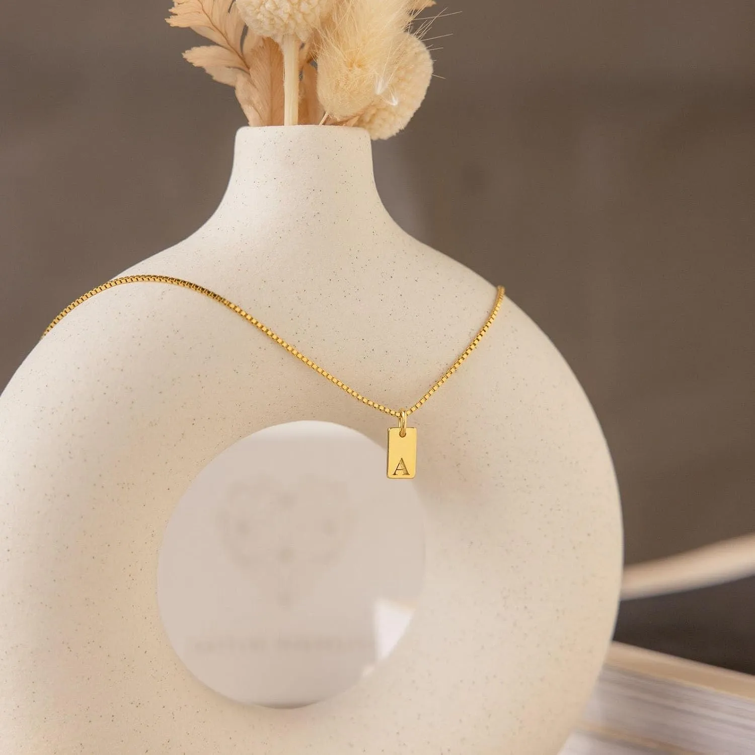 Gold Initial Necklaces for Women, Dainty Trendy Gold Letter Necklace 14k Gold Pendant Necklace Cute Choker Necklace Simple Personalized Name Necklace Gold Jewelry Necklace for Gift