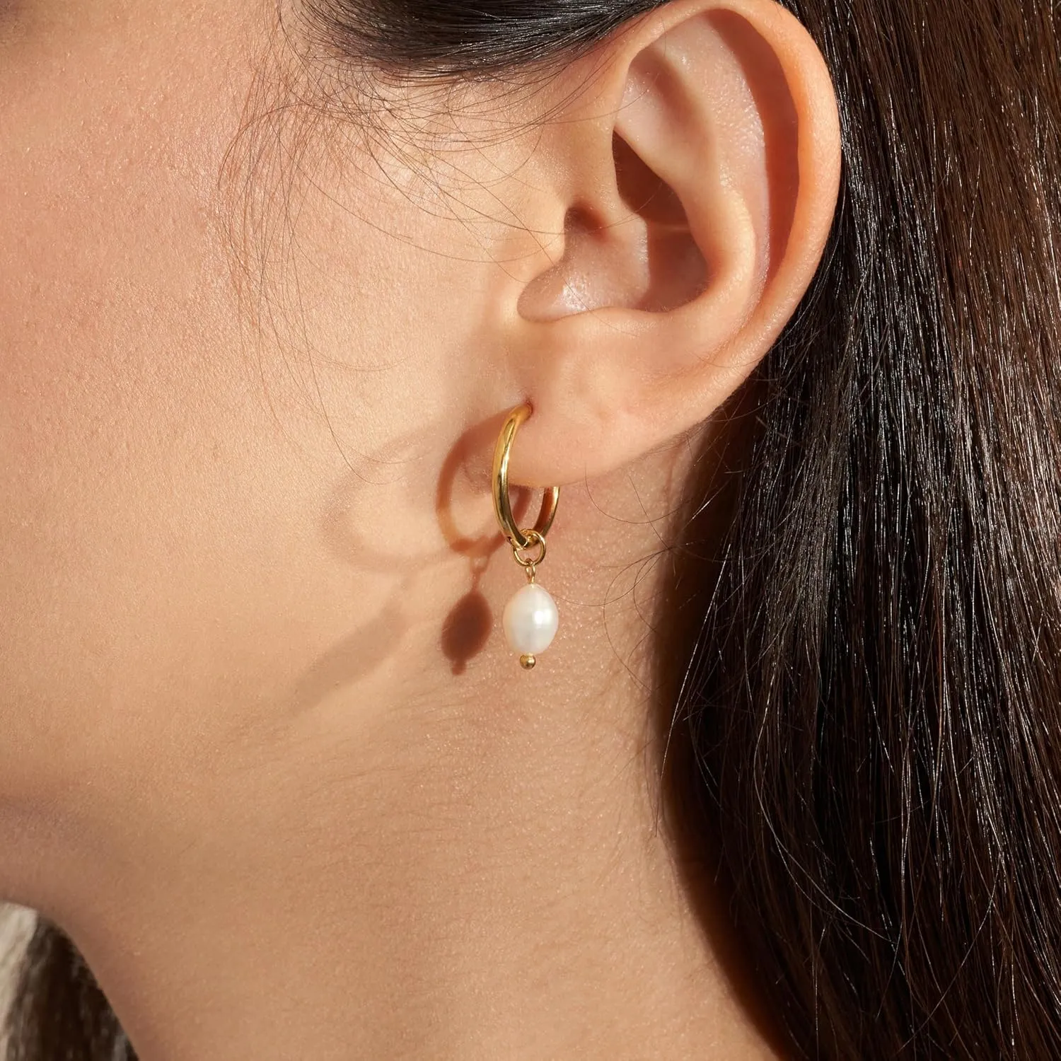 Gold Pearl Drop Earrings for Women, 14k Small Dainty Gold Plated Pearl Huggie Hoop Dangle Earrings for Women Trendy Hypoallergenic Stud Earrings Dangling Gold Earring Hooks Gold Jewelry Non Tarnish