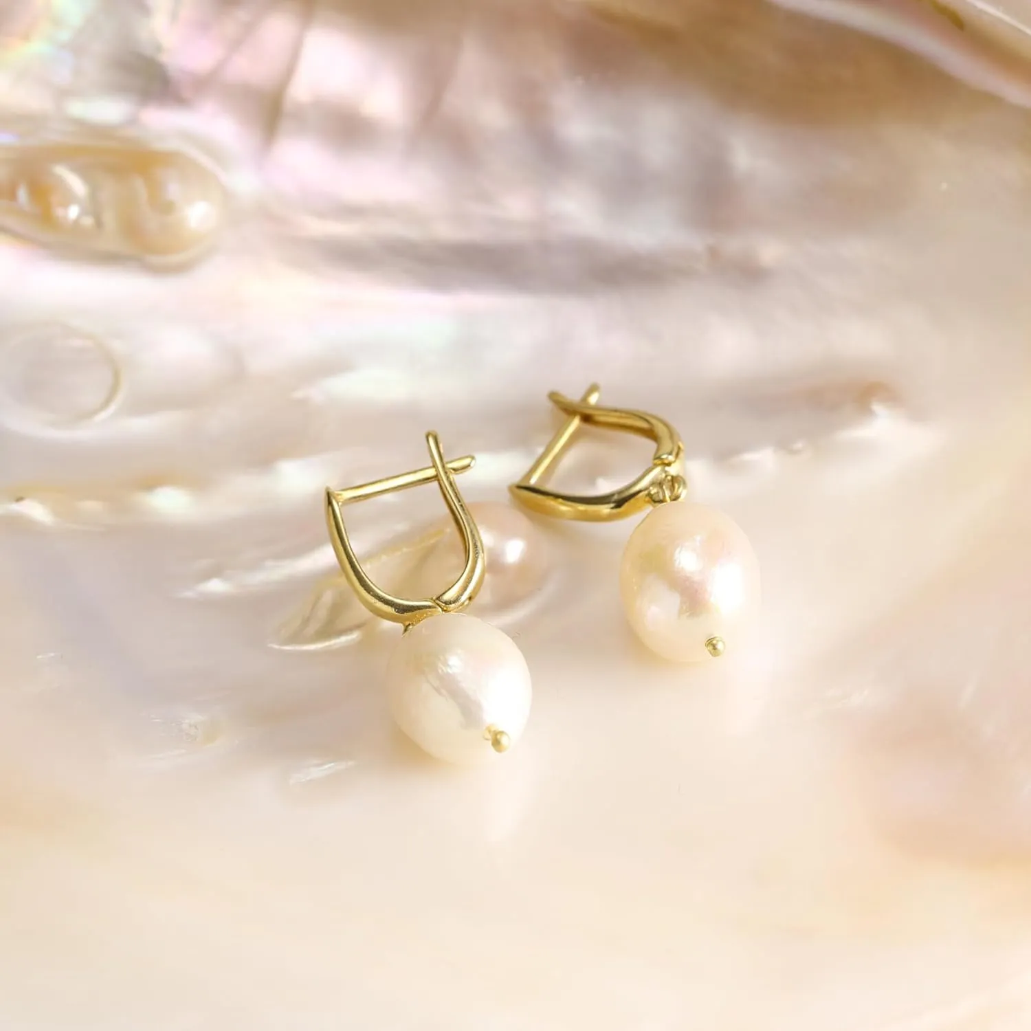 Gold Pearl Drop Earrings for Women, 14k Small Dainty Gold Plated Pearl Huggie Hoop Dangle Earrings for Women Trendy Hypoallergenic Stud Earrings Dangling Gold Earring Hooks Gold Jewelry Non Tarnish