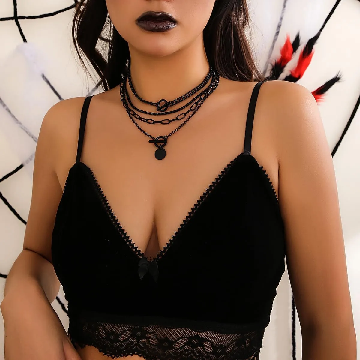 Gothic Layered Choker Necklaces for Women Dark Layered Pendant Necklaces Y2k Necklaces Black Heart Star Necklace Goth Toggle Necklace Halloween Cosplay Party Jewelry