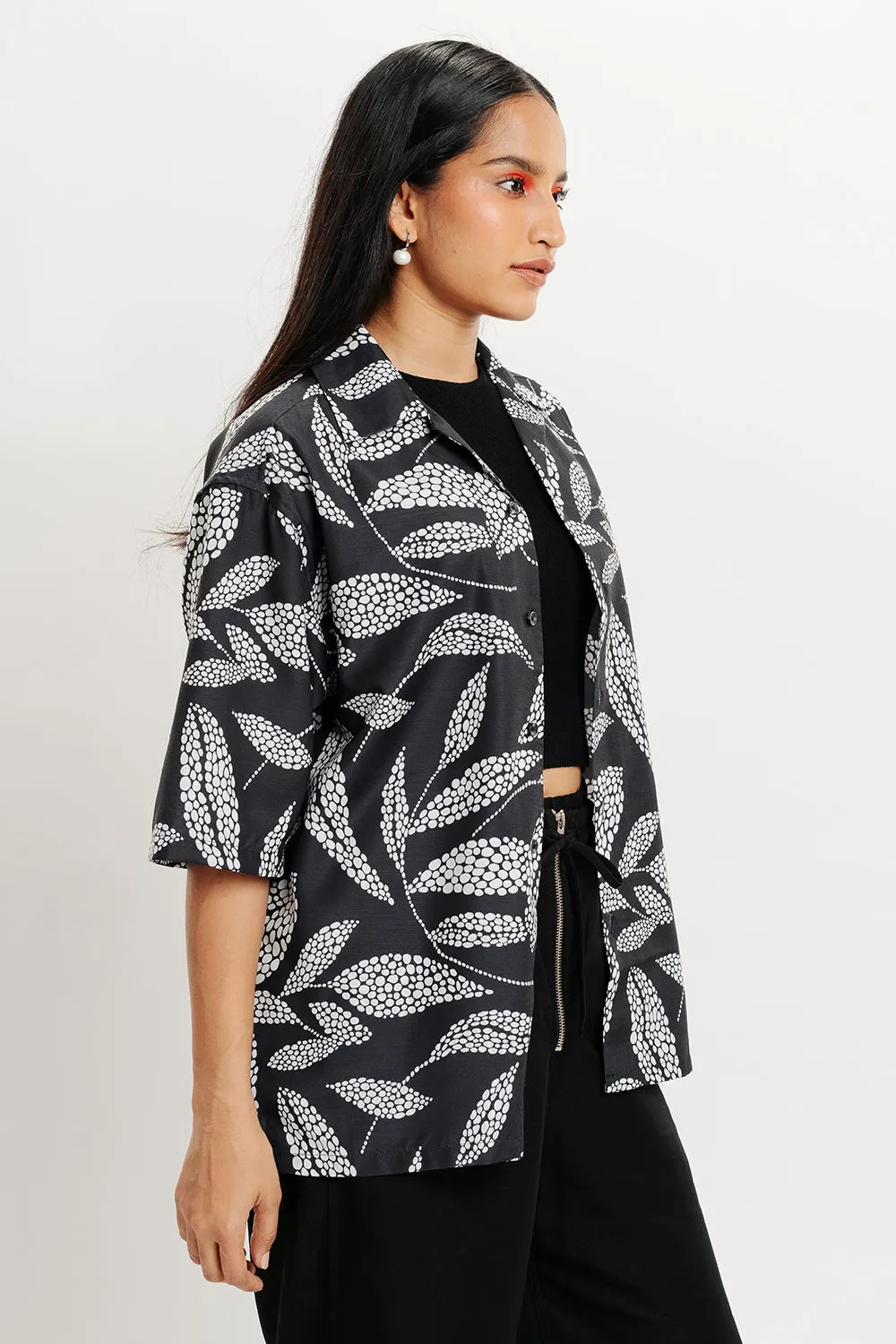 Graphite Leaf Resort Collar Women's Shirt