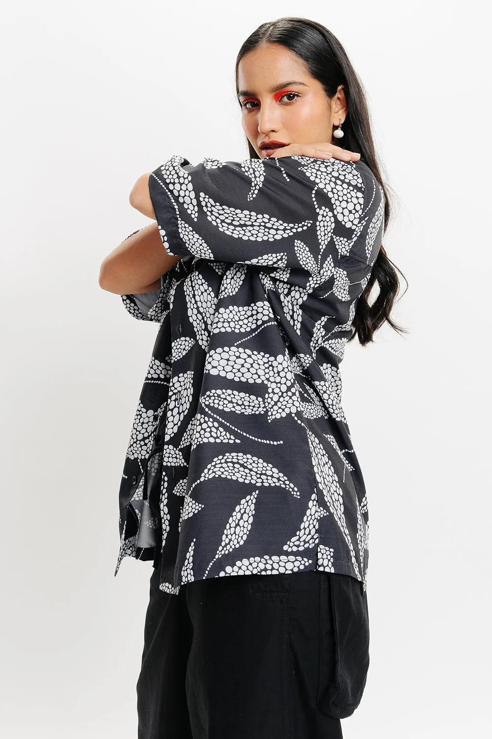 Graphite Leaf Resort Collar Women's Shirt