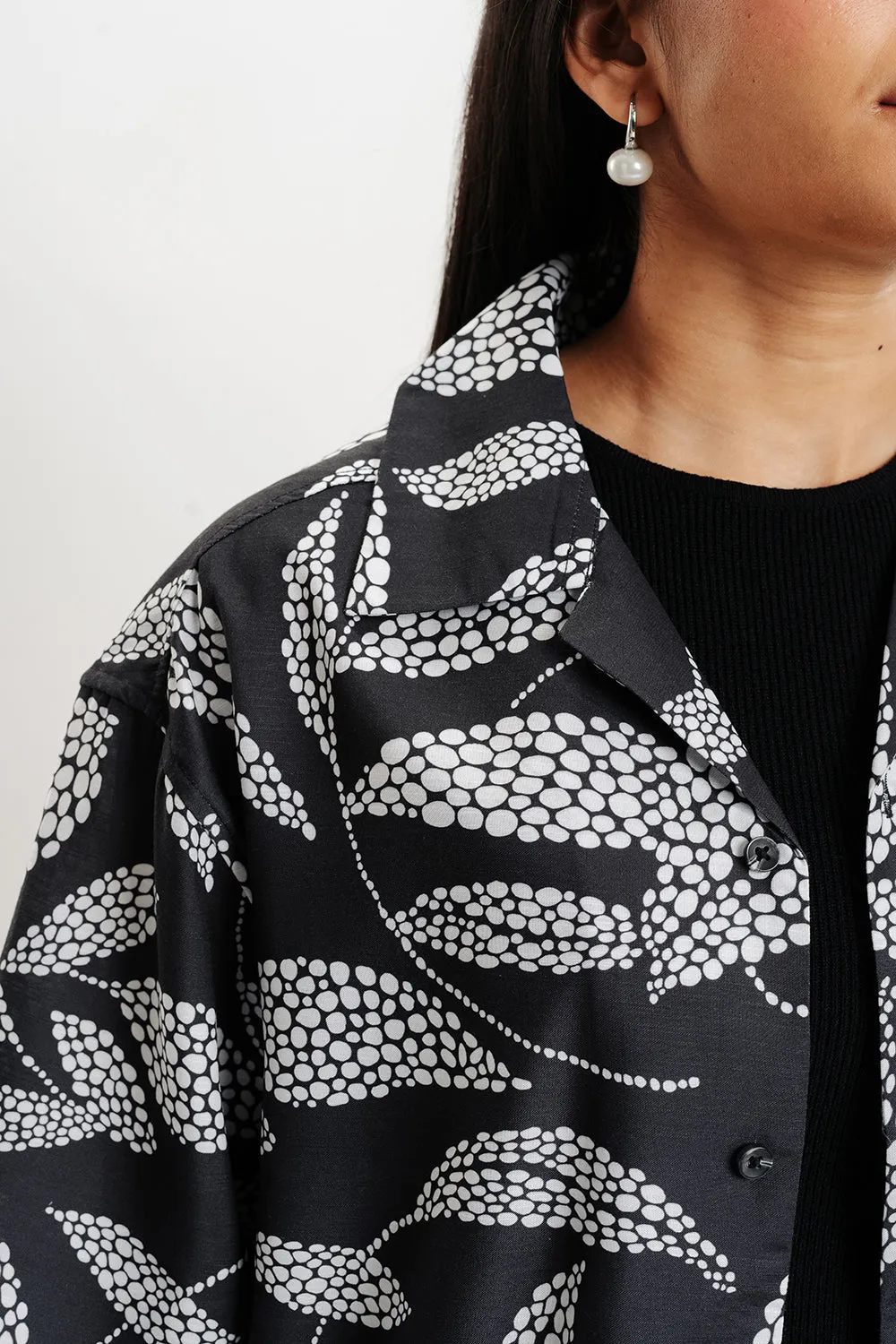 Graphite Leaf Resort Collar Women's Shirt