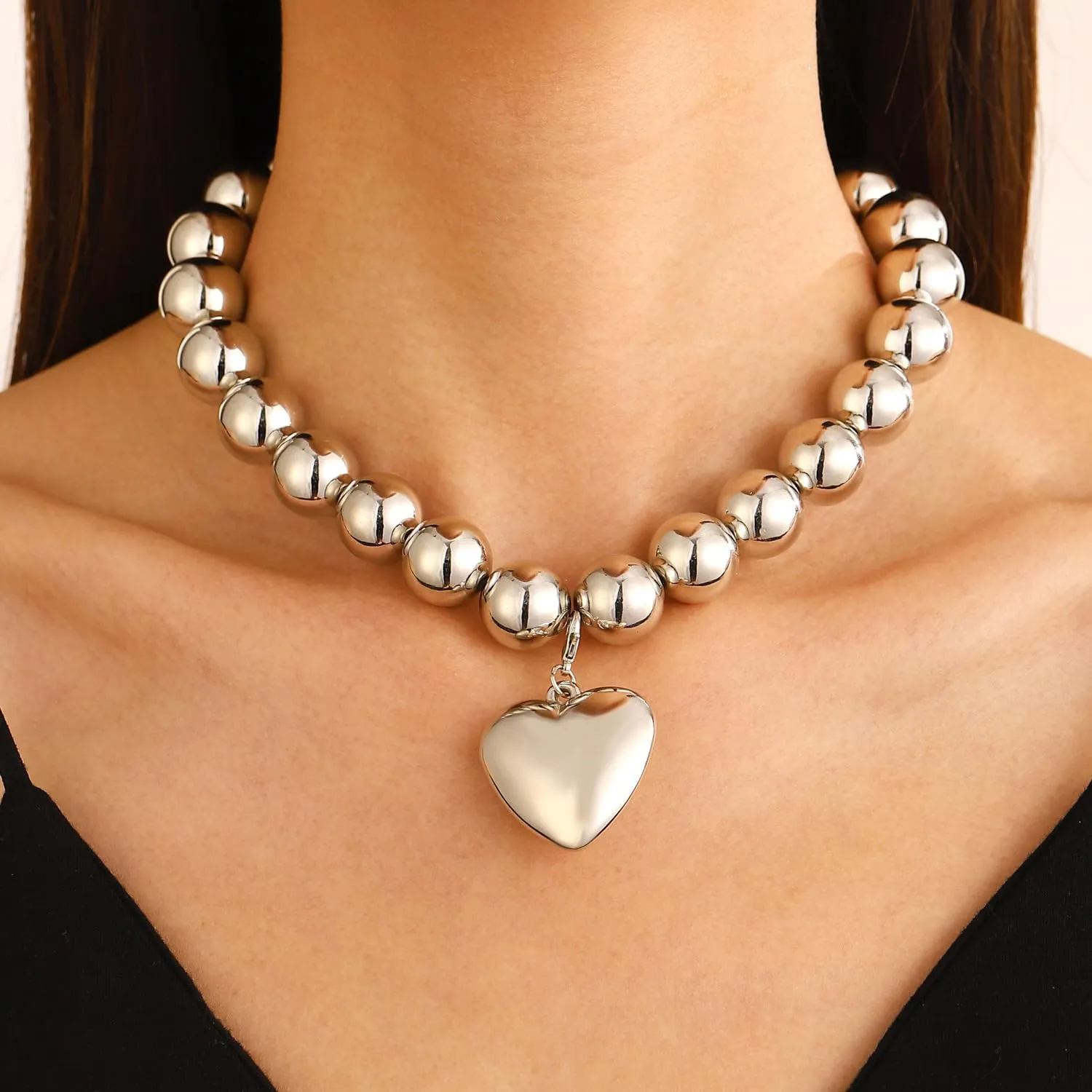 Heart Pearl Choker Necklaces for Women Gold Chunky Heart Choker Necklaces Punk Multi-Layer Heart Bead Necklace for Women present