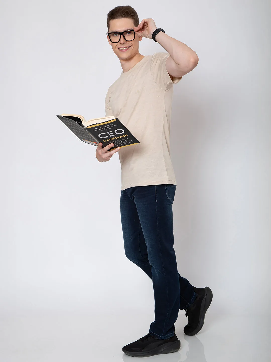 Men Jaquard Round Neck T-Shirt
