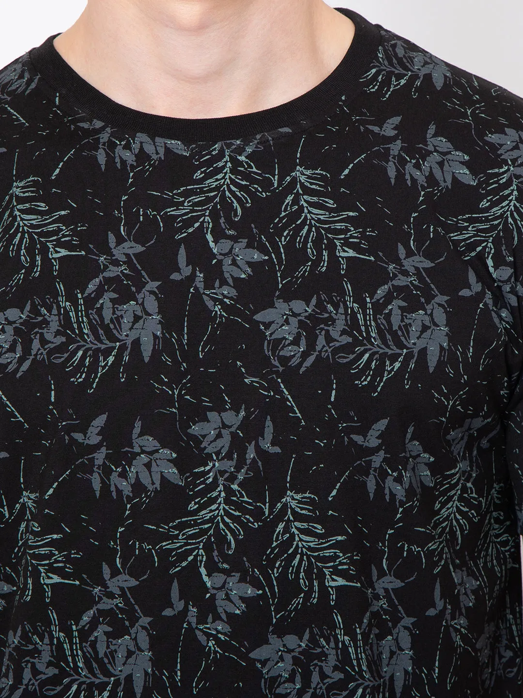 Men Round Neck All Over Print Tshirt