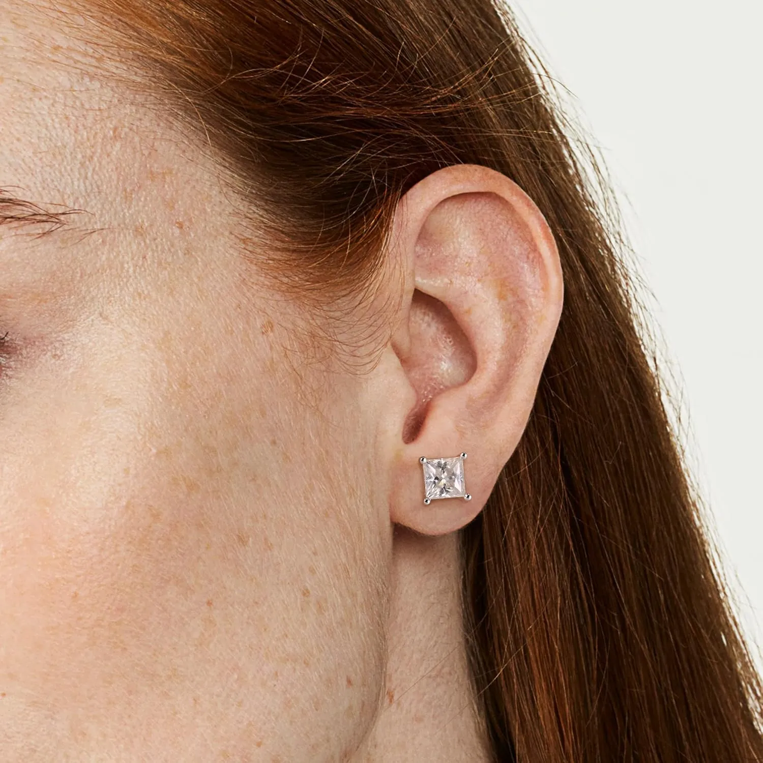 MomentWish Moissanite Earrings, Birthday Gifts for Her, Simulated Diamond Stud Earrings for Women, 925 Sterling Silver Studs Jewelry Gift for Anniversary Christmas