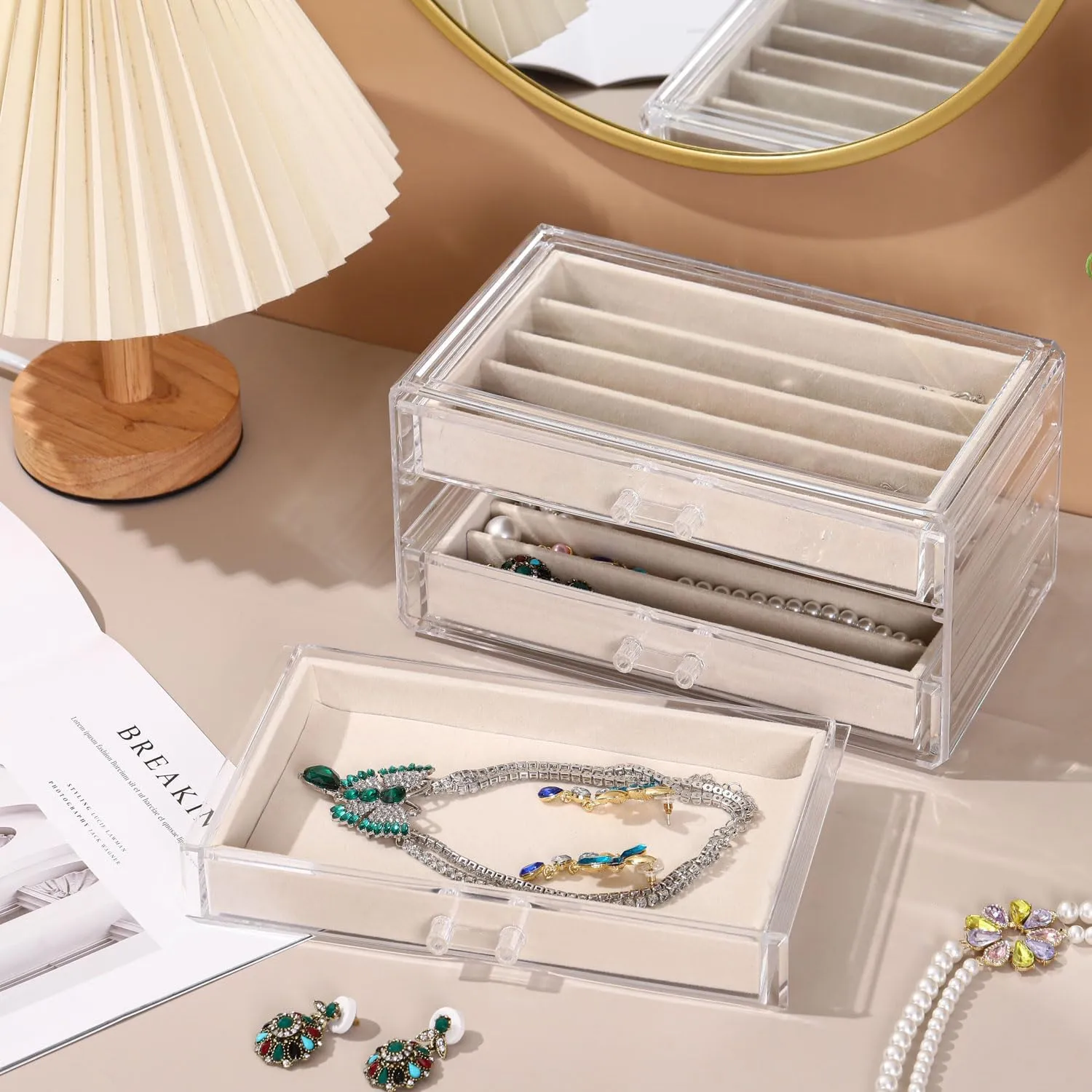Necklace Organizer Box, Tray with Clear Lid, Dustproof Velvet Necklaces Holder Storage Display Case, Necklace Tray Drawer Insert for Pendant Suitable for Women and Girls (Beige)