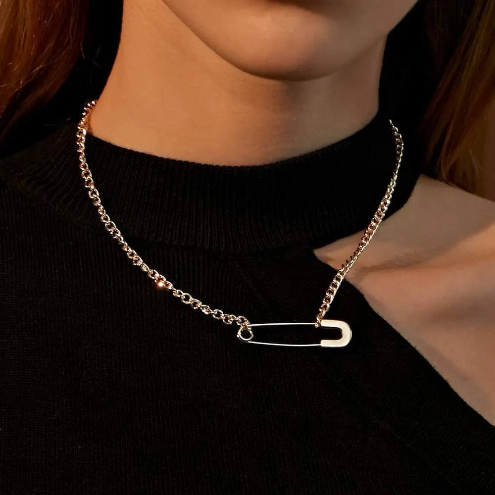 Safety Pin Necklace for Women Sparkling Crystal Dainty 18K Gold Plated Necklace Simple Safety Pin Pendant Link Chain Necklace Trendy Cute Gold Necklaces Jewelry