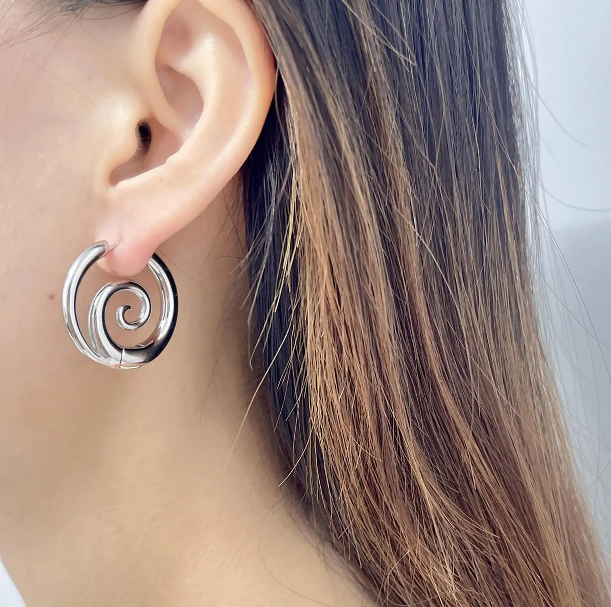 Sea Wave Spiral Hoop Earrings for Women Stainless Steel 18K Golden Plated Swirl Chunky Round Huggie Hoops Earring Fashion Birthday Jewelry Gifts Holiday