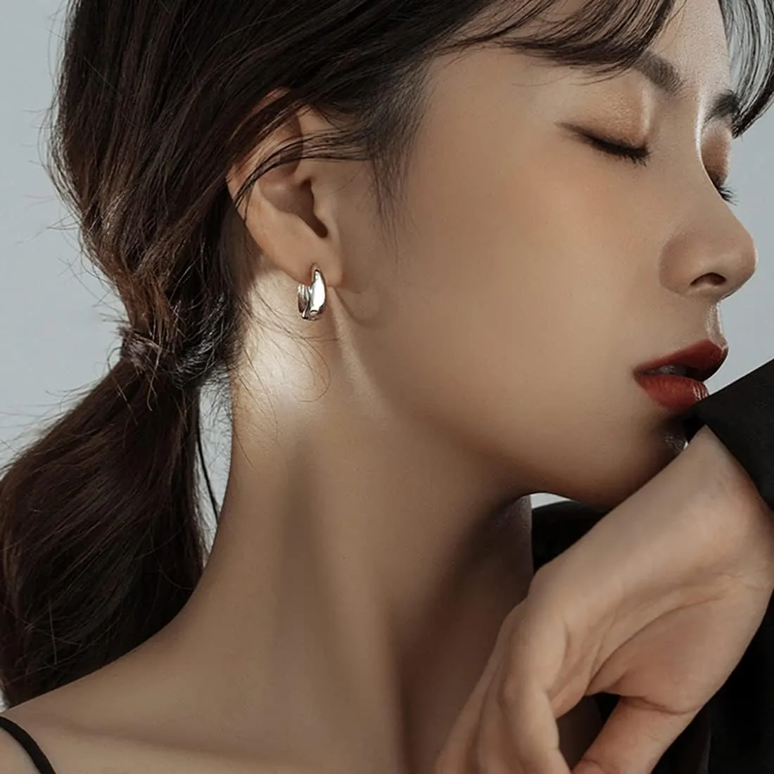 SLUYNZ Solid 925 Sterling Silver Waterdrop Hoop Earrings for Women Teens Teardrop Hoop Earrings Gold Chunky Hoop Earrings Half Hoop Earrings