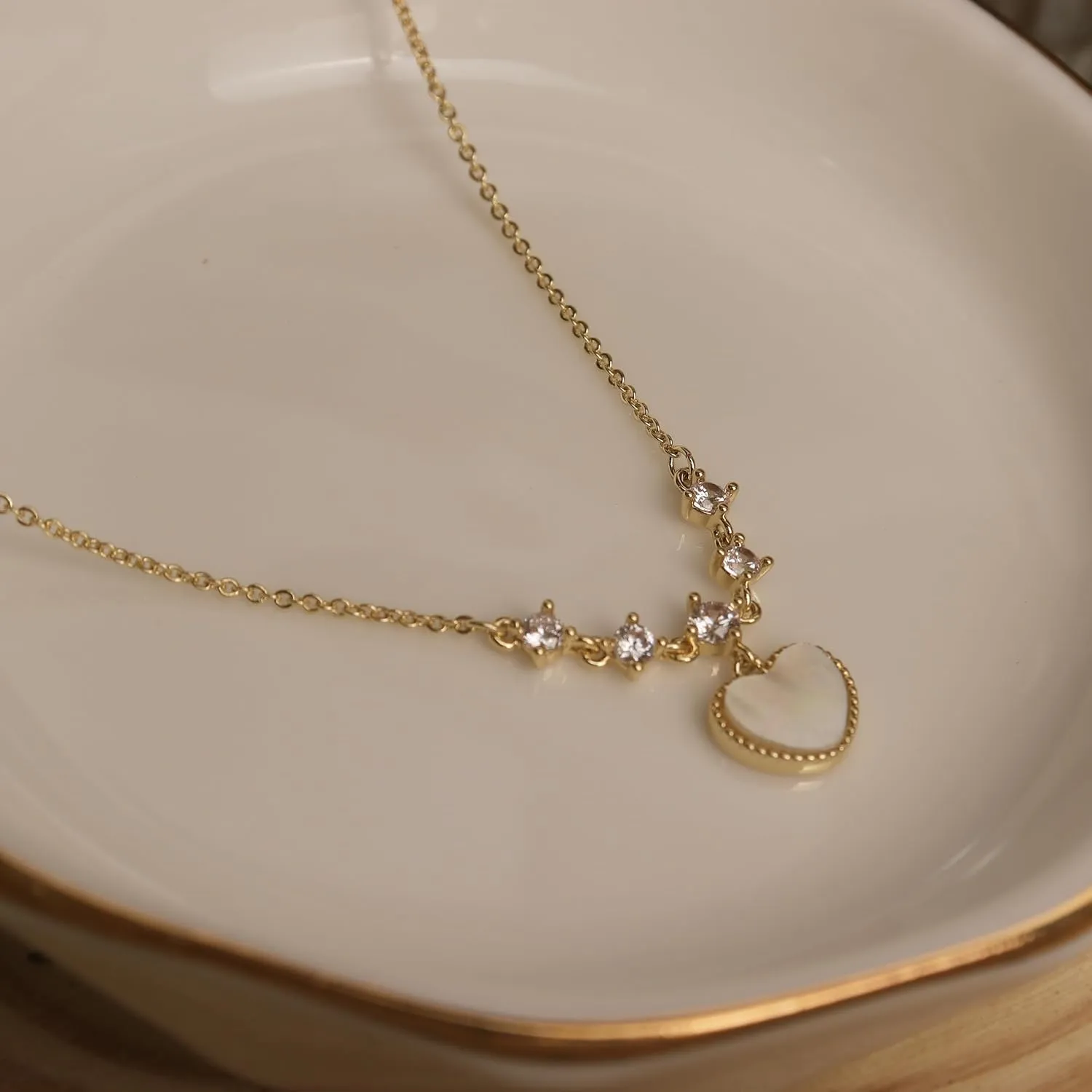 Sonateomber Dainty Chain Simple Pendant Necklace for Women, Cute Statement Rhinestone Single Dangle Necklaces Thanksgiving Christmas Jewelry Gift