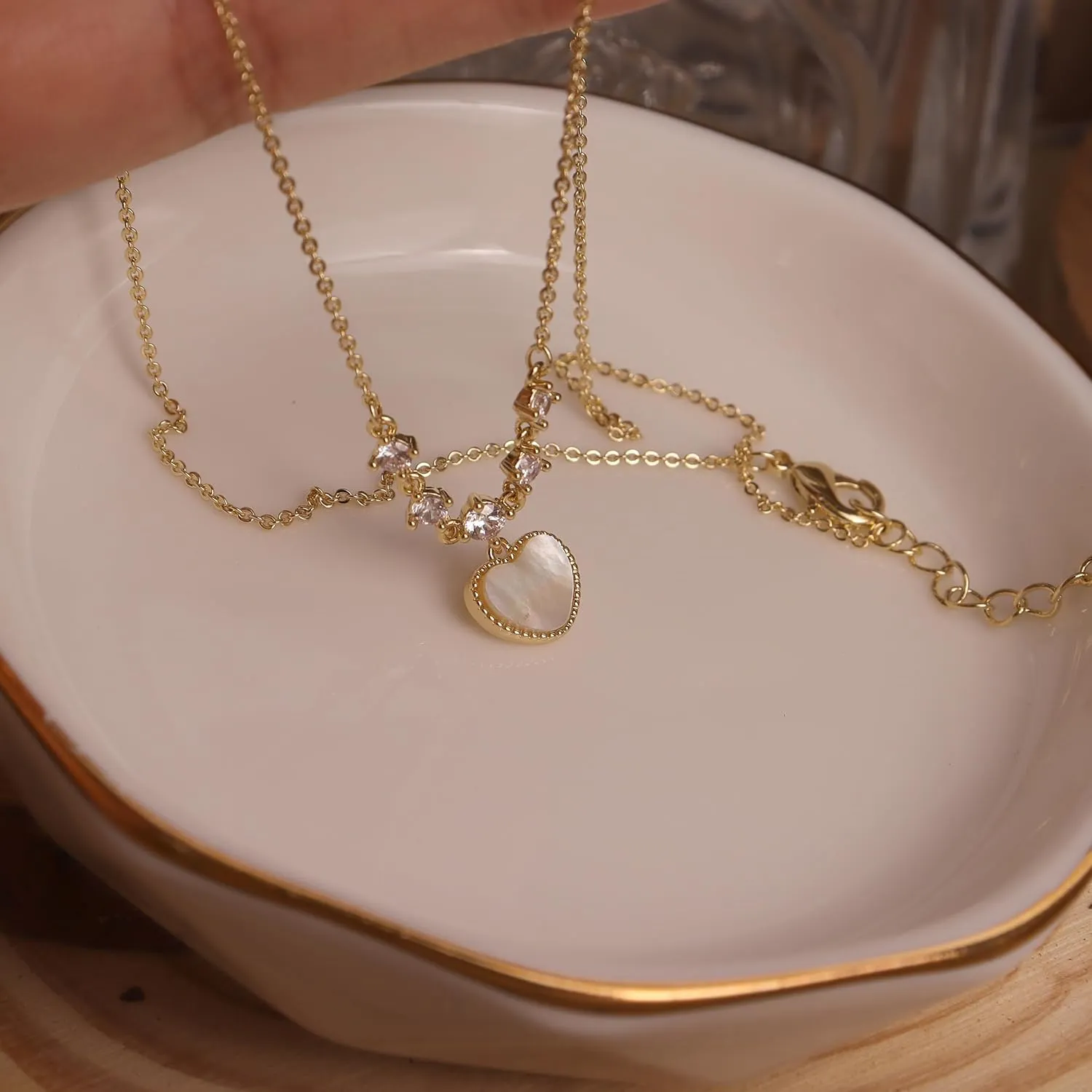 Sonateomber Dainty Chain Simple Pendant Necklace for Women, Cute Statement Rhinestone Single Dangle Necklaces Thanksgiving Christmas Jewelry Gift