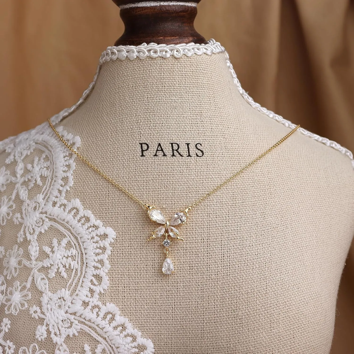 Sonateomber Dainty Chain Simple Pendant Necklace for Women, Cute Statement Rhinestone Single Dangle Necklaces Thanksgiving Christmas Jewelry Gift