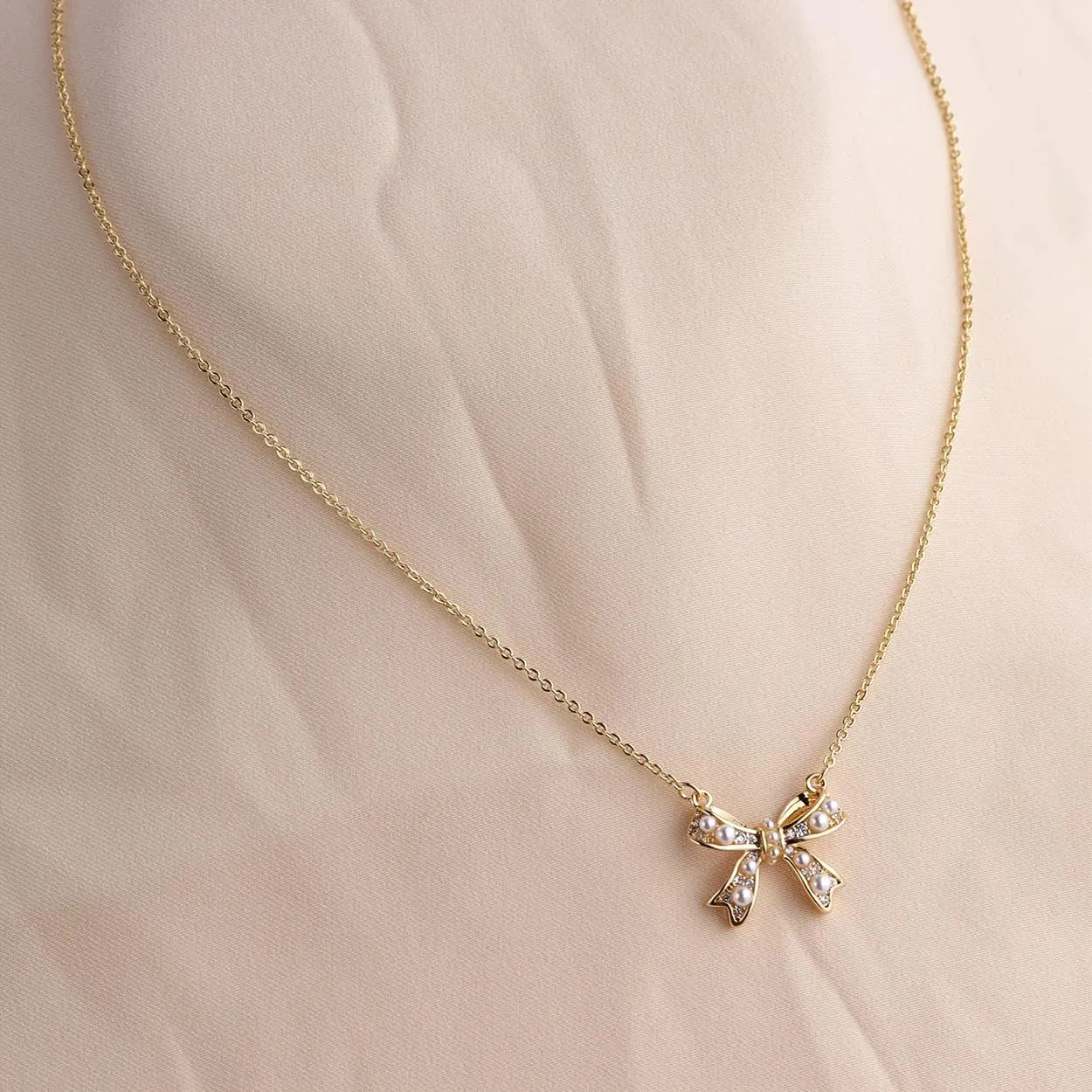 Sonateomber Dainty Chain Simple Pendant Necklace for Women, Cute Statement Rhinestone Single Dangle Necklaces Thanksgiving Christmas Jewelry Gift