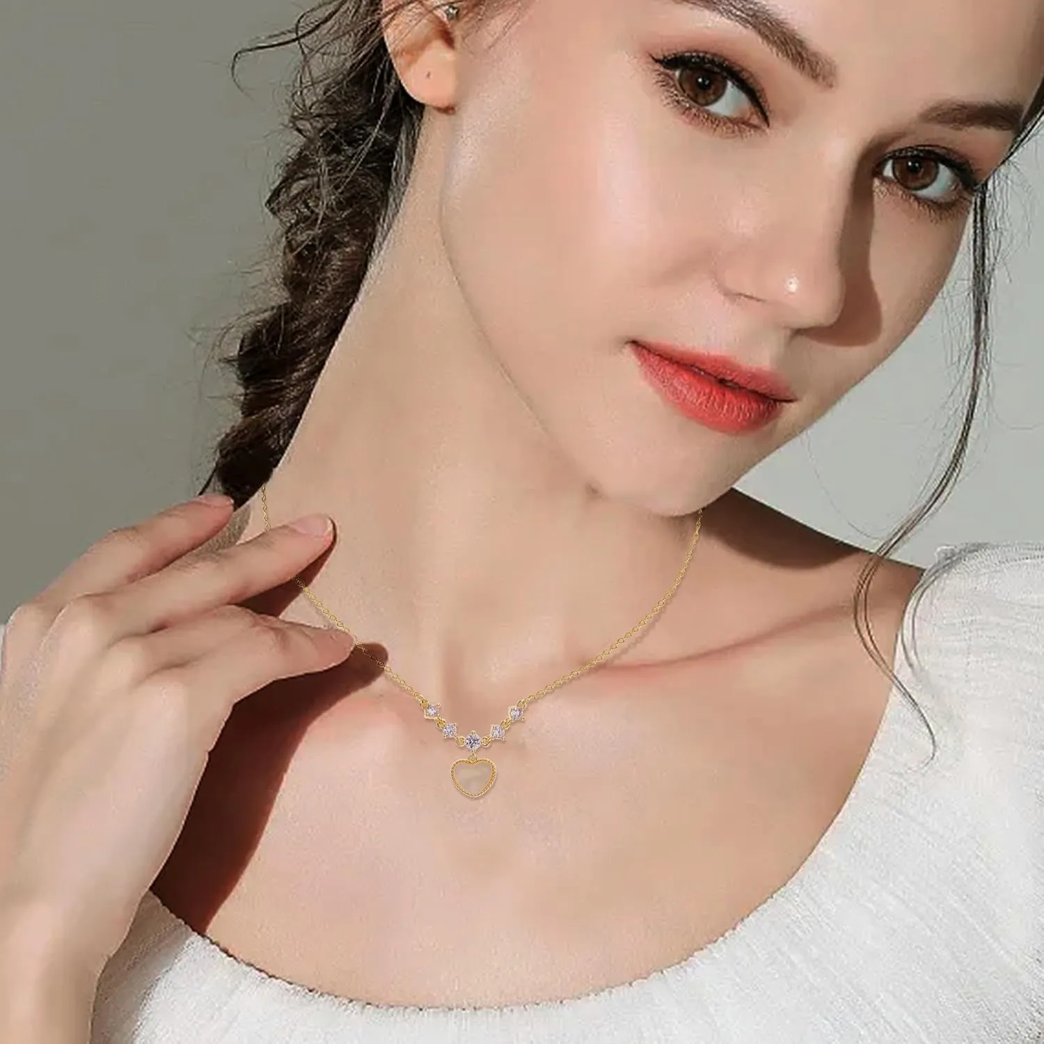 Sonateomber Dainty Chain Simple Pendant Necklace for Women, Cute Statement Rhinestone Single Dangle Necklaces Thanksgiving Christmas Jewelry Gift