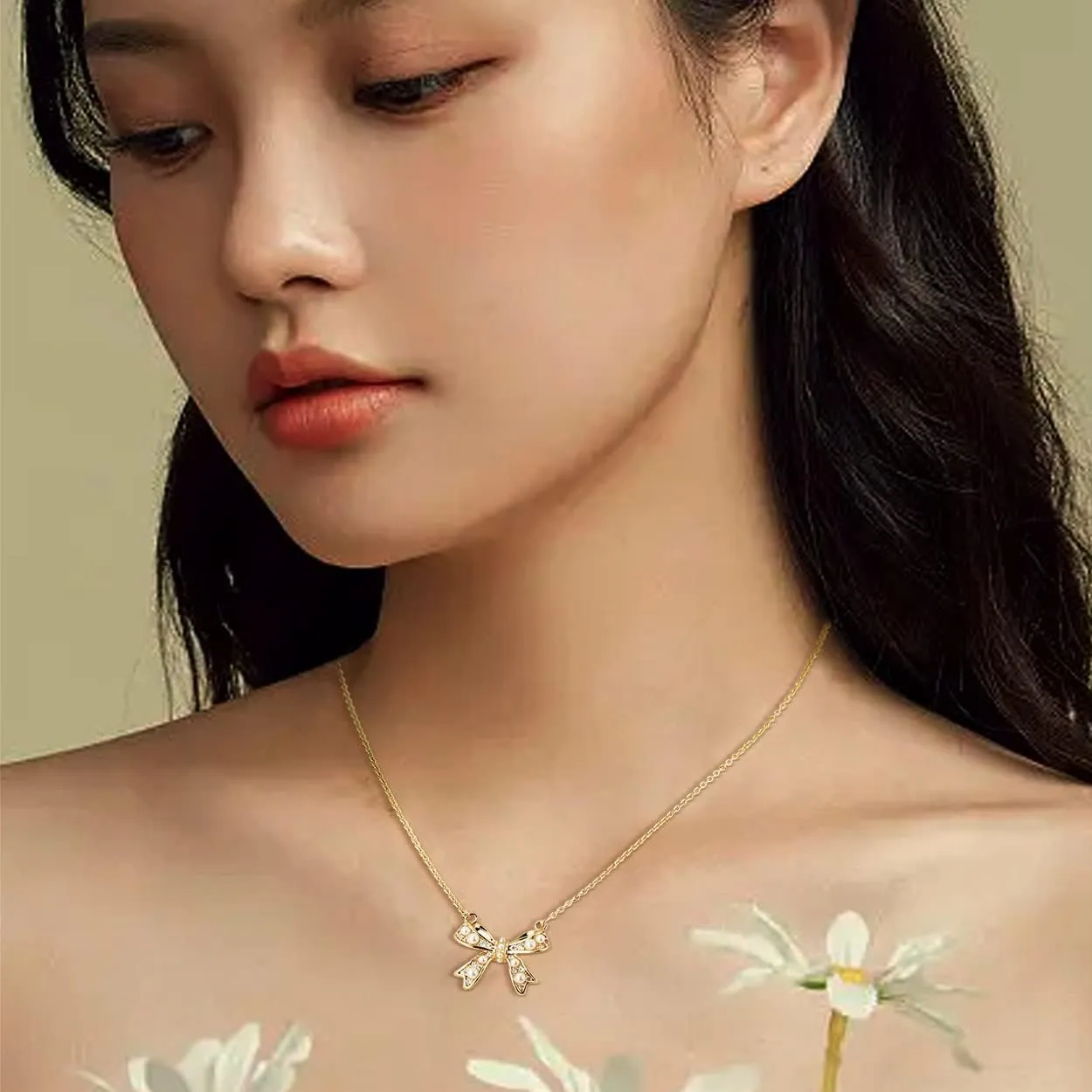 Sonateomber Dainty Chain Simple Pendant Necklace for Women, Cute Statement Rhinestone Single Dangle Necklaces Thanksgiving Christmas Jewelry Gift