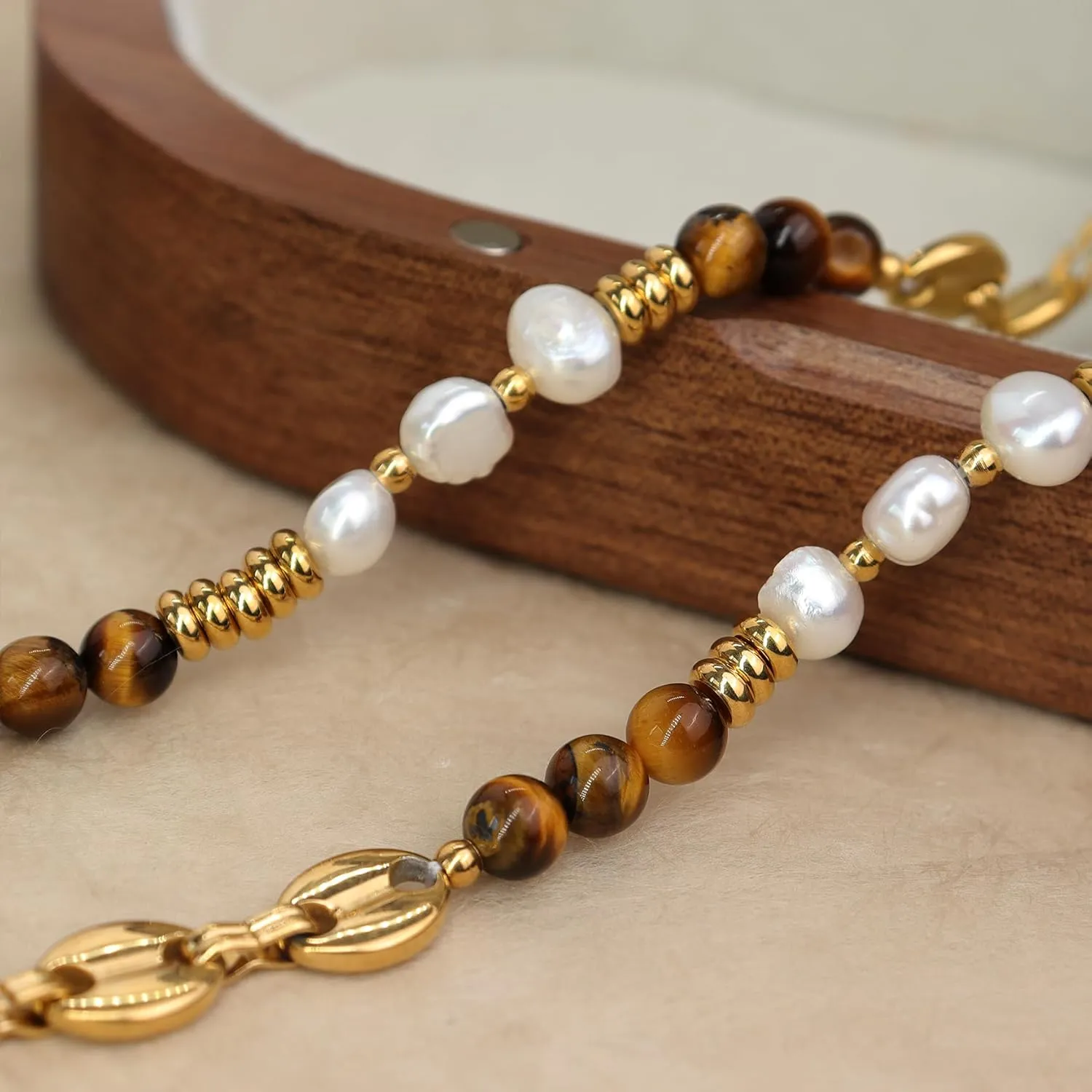 Sonateomber Natural Gemstone Beaded Boho Choker Necklaces for Women, Dainty Bohemian Handmade Crystal Stone Bead Gold Statement Chain Prom Accessories Jewelry Gift