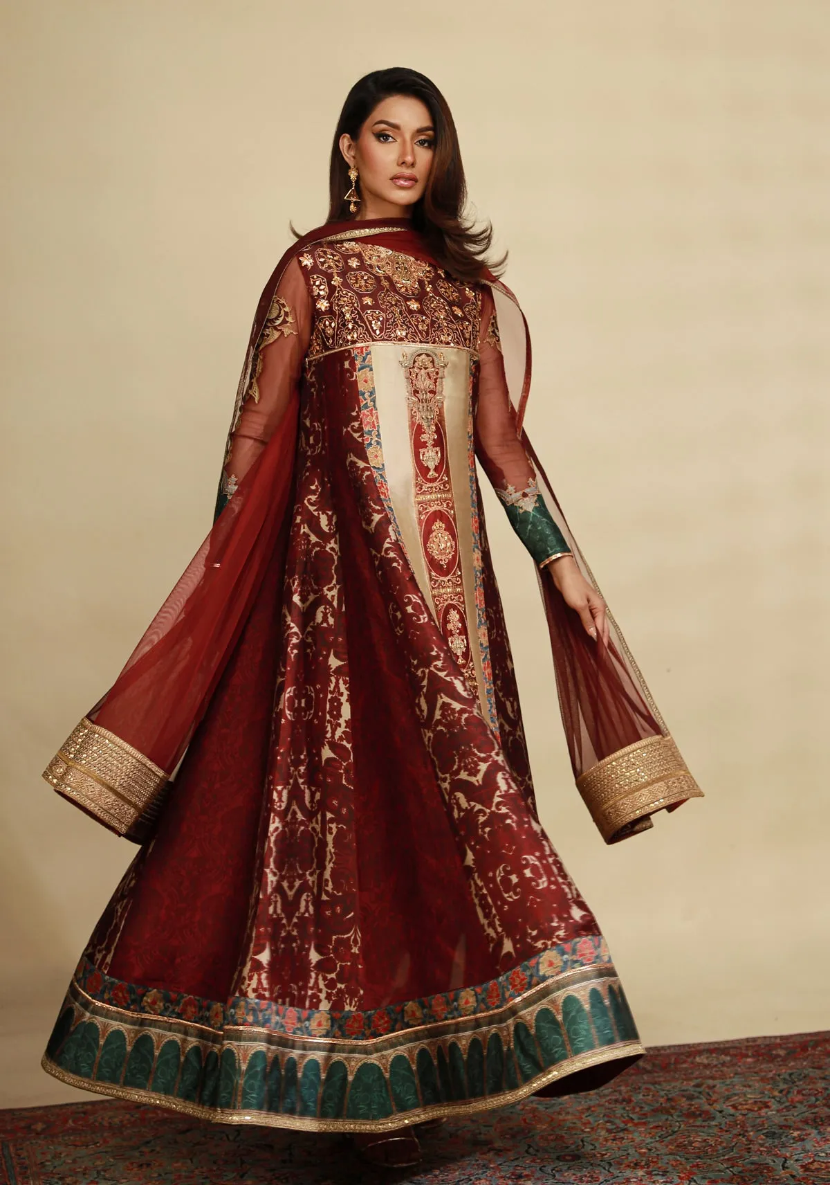 Traditional Kaali Dar Peshwas Silhouette