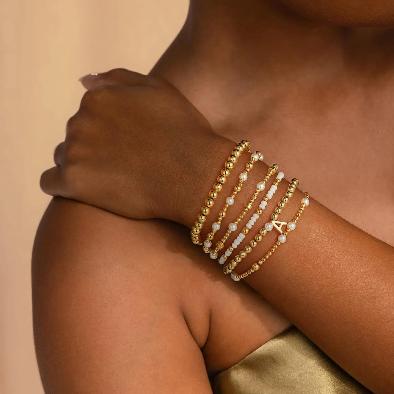 Turandoss 6PCS Beaded Initial Bracelets for Women, 18K Gold Plated Beaded Initial Letter Bracelet for Girls Women, Initial A-Z Stretch Bead Stackable Bracelet Jewelry Set Gifts
