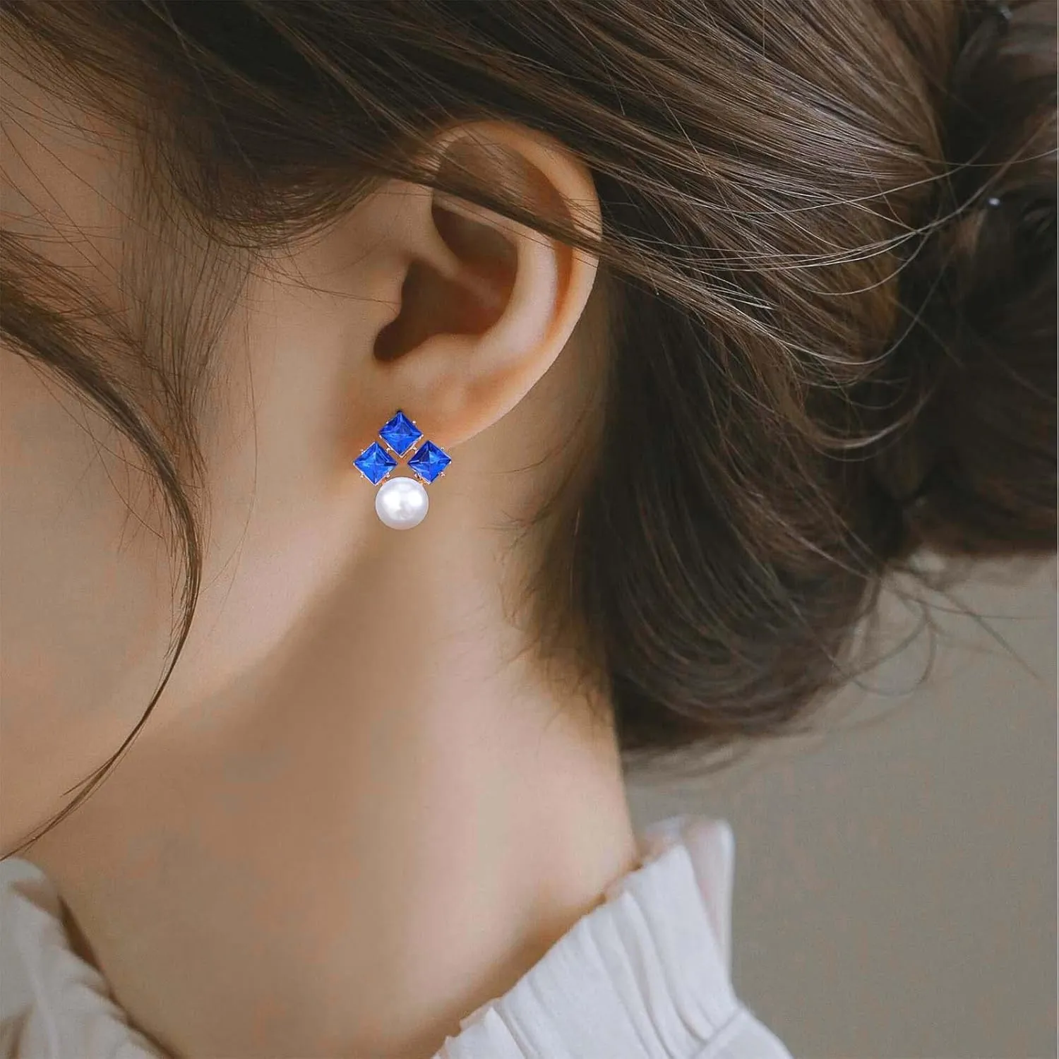 Vintage Pearl Sapphire Earrings Blue Crystal Pearl Earrings Sapphire Square Earrings Blue Rhinestone Pearl Stud Earrings Jewelry for Women (Blue)