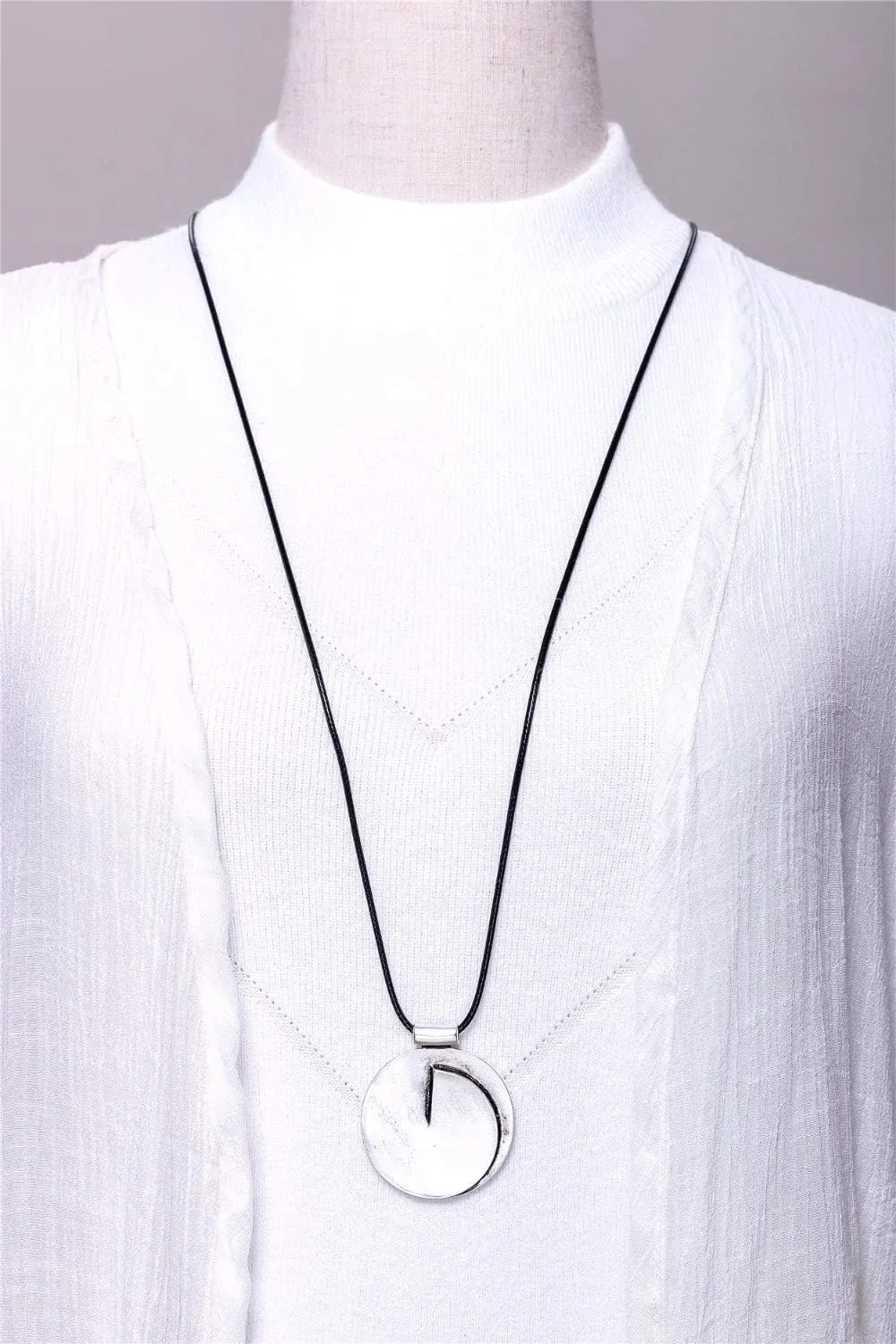 Womens Multilayer Pendant Necklaces Vintage Jewelry Fashion Long Sweater Necklace for Woman