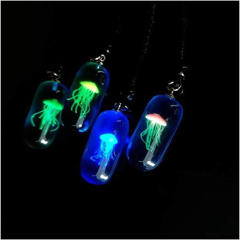 YP Glow in the Dark Necklaces Jellyfish Jewelry Resin Luminous Glowing Pendant